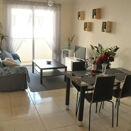 Panorama Court Apartment *